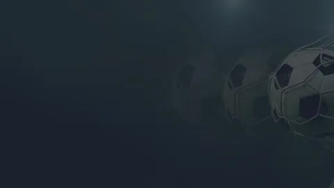 “卢克曼离场争议事件曝光：场内冲突引尤里奇教练激烈争论，热议不断”