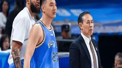 哈尔滨2月3日举行亚冬会火炬传递活动——新华网资讯